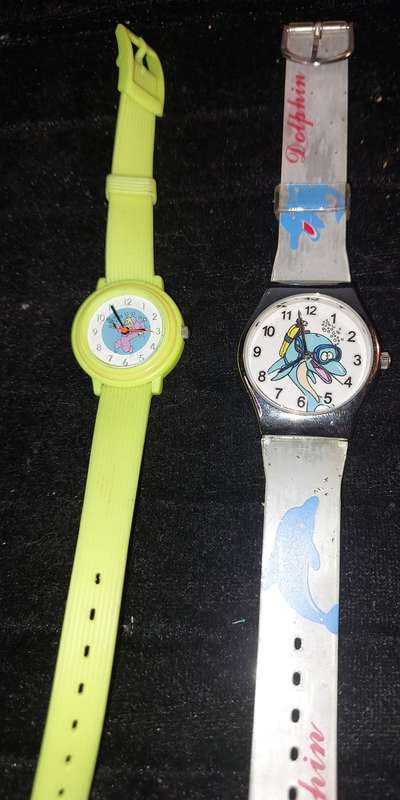 2 GIRLS WATCHES SOLD AS IS NOT TESTED