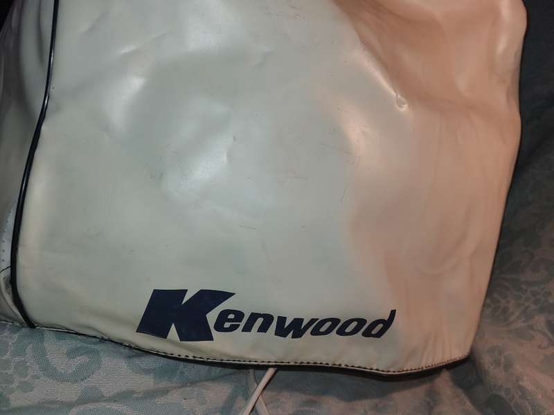 A VINTAGE KENWOOD CHEF  IN WORKING ORDER WITH ALL ITS ACCESSORIES