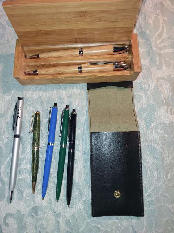 A COLLECTION OF BALLPENS SOLD AS IS