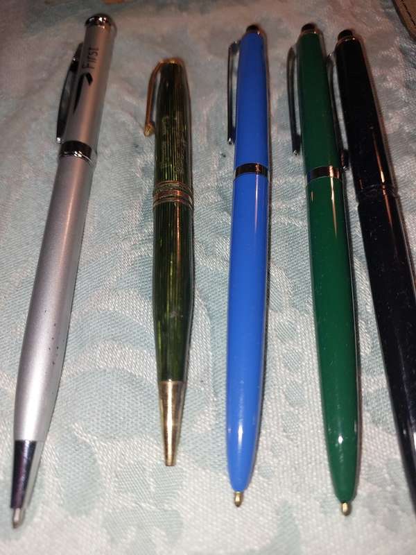 A COLLECTION OF BALLPENS SOLD AS IS