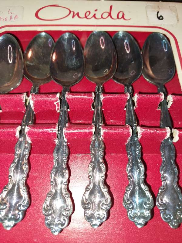 TWO VINTAGE SETS OF COMMUNITY PLATED TEASPOONS IN THEIR ORIGINAL BOXES