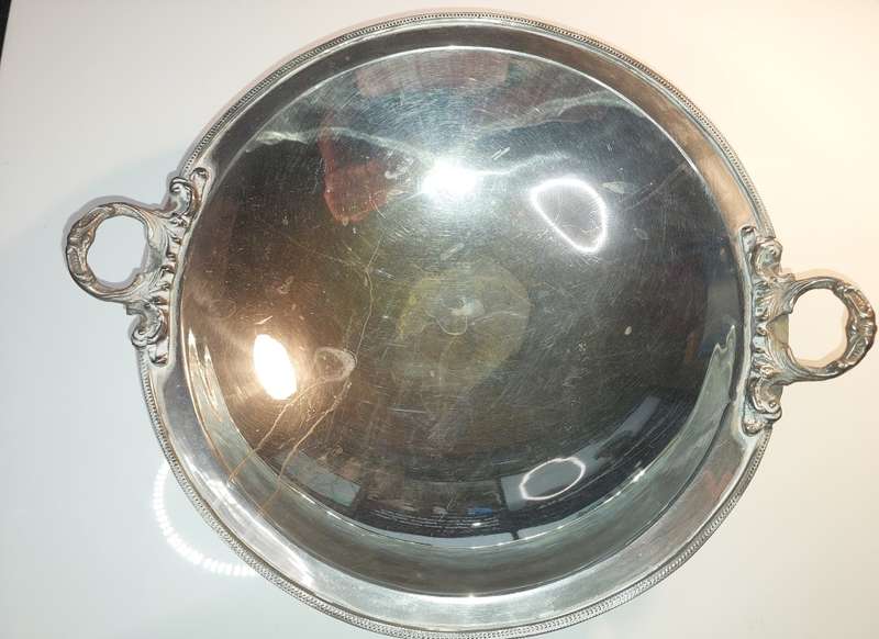 A VICTORIAN-STYLE SERVING TRAY SILVER PLATED