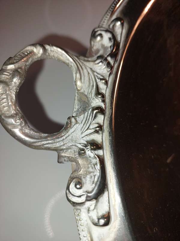 A VICTORIAN-STYLE SERVING TRAY SILVER PLATED