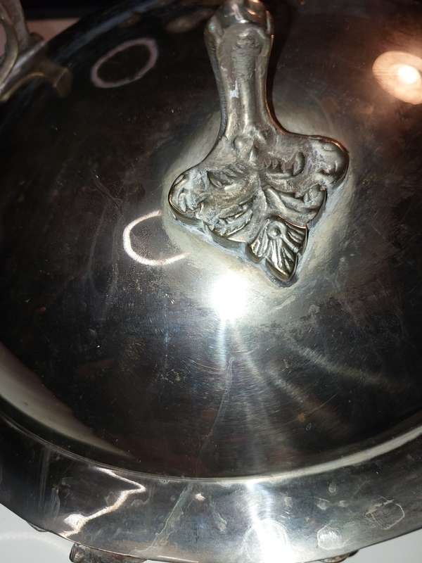 A VICTORIAN-STYLE SERVING TRAY SILVER PLATED