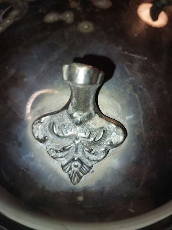 A VICTORIAN-STYLE SERVING TRAY SILVER PLATED