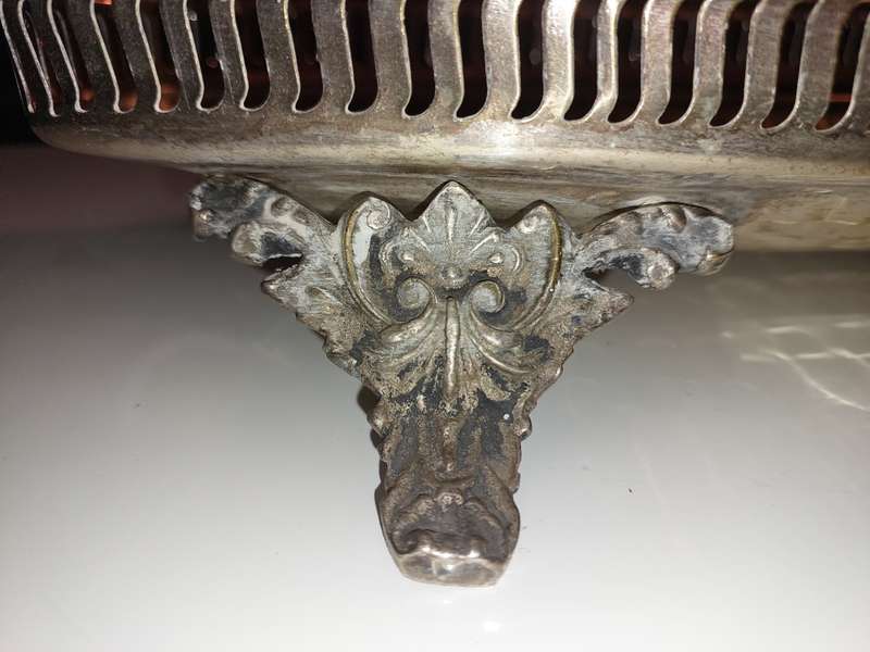 AN ORNATE ART DECOR RECTANGULAR VICTORIAN FISH SERVING PLATER