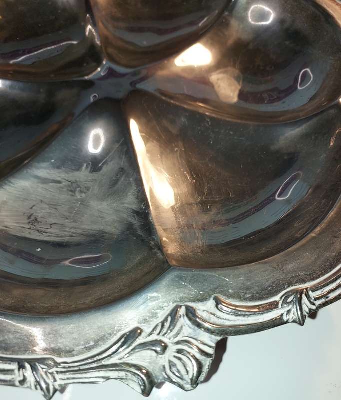 AN ORNATE VINTAGE VICTORIAN SILVER PLATED CANDY-STYLE SERVING TRAY
