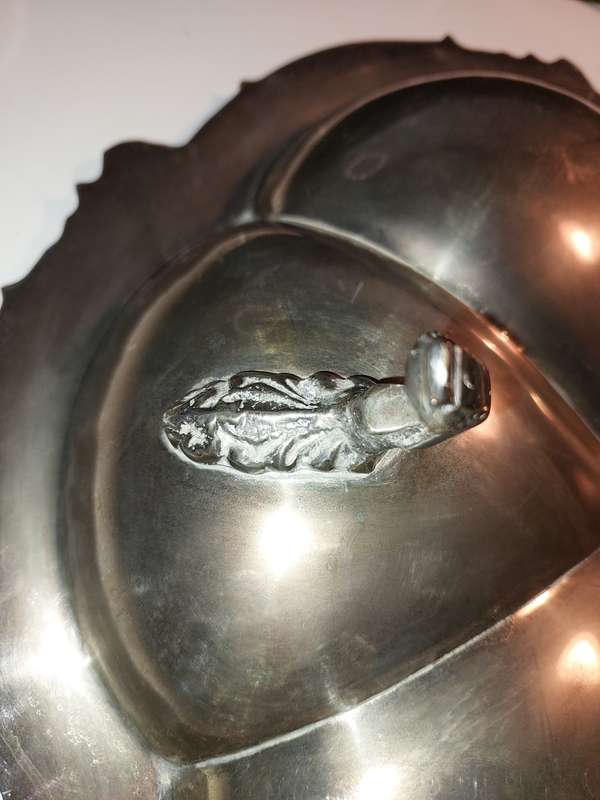 AN ORNATE VINTAGE VICTORIAN SILVER PLATED CANDY-STYLE SERVING TRAY