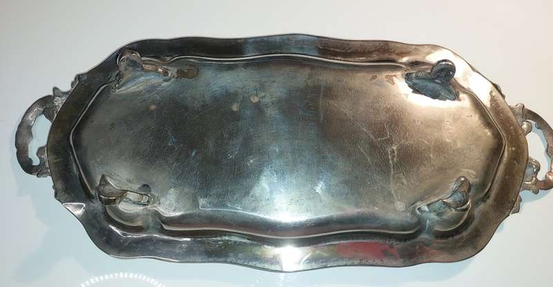 A VINTAGE RECTANGULAR VICTORIAN SERVING TRAY