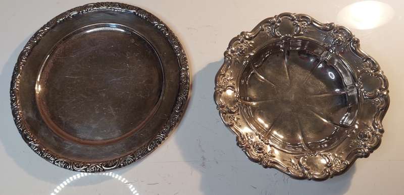 2 MEDIUM SIZE SILVER PLATED VINTAGE SERVING TRAYS SOLD AS IS