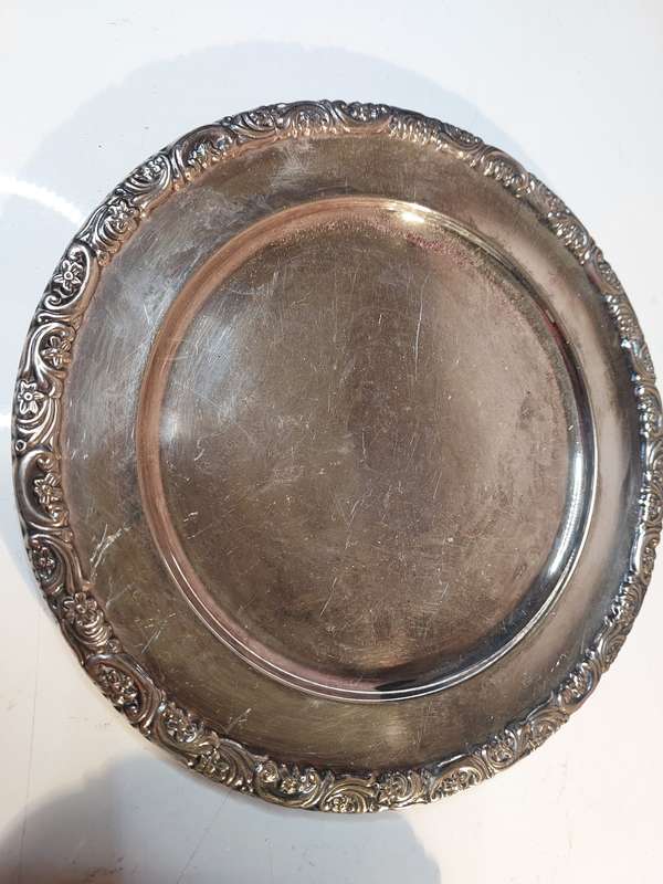 2 MEDIUM SIZE SILVER PLATED VINTAGE SERVING TRAYS SOLD AS IS