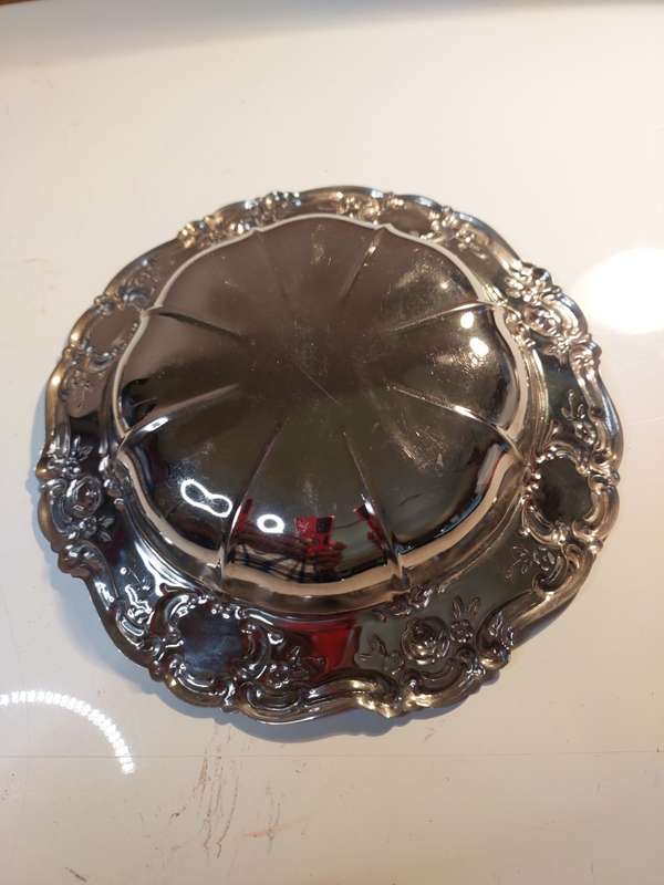 2 MEDIUM SIZE SILVER PLATED VINTAGE SERVING TRAYS SOLD AS IS