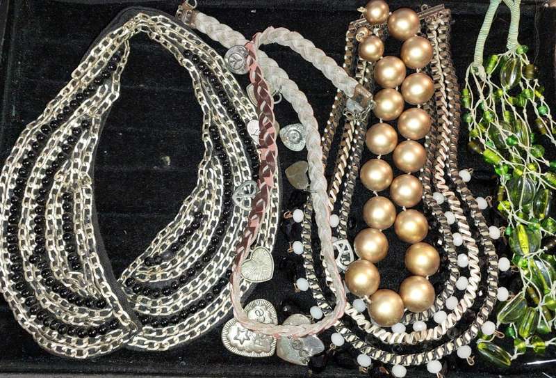 A JOB LOT VINTAGE COSTUME NECKLACES SOLD AS IS