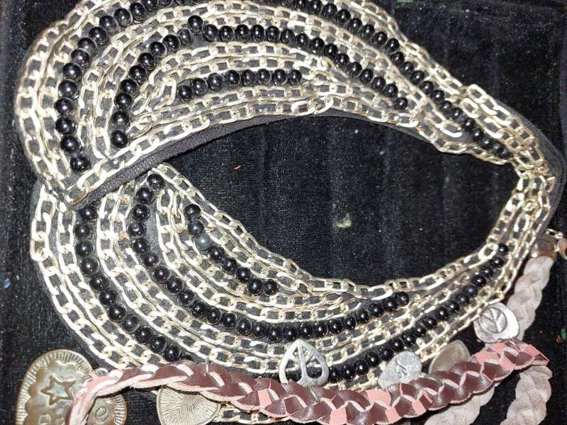 A JOB LOT VINTAGE COSTUME NECKLACES SOLD AS IS