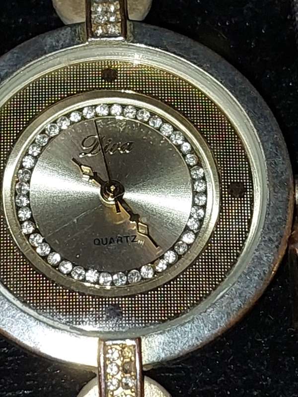 A VINTAGE JOB LOT WOMANS WATCHES SOLD AS IS NOT TESTED
