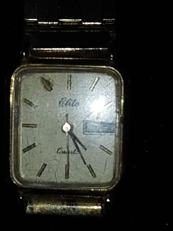 A VINTAGE JOB LOT WOMANS WATCHES SOLD AS IS NOT TESTED