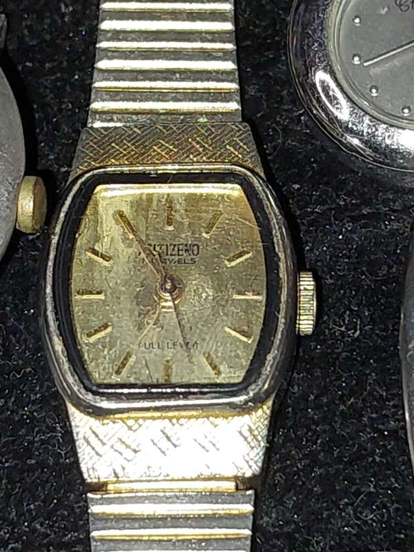 A VINTAGE JOB LOT WOMANS WATCHES SOLD AS IS NOT TESTED