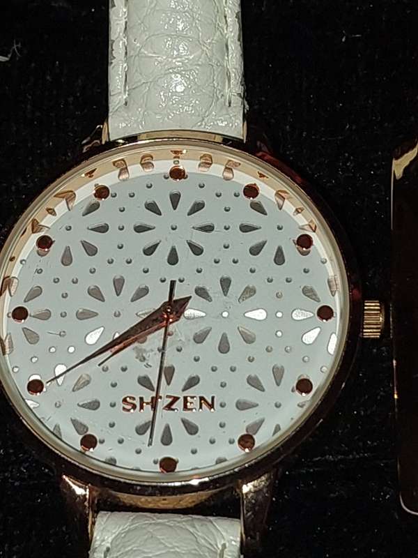 A COLLECTION OF QUARTZ WATCHES FOR THE LADIES