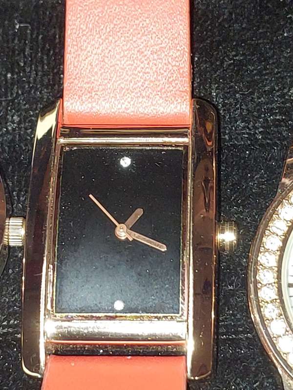 A COLLECTION OF QUARTZ WATCHES FOR THE LADIES