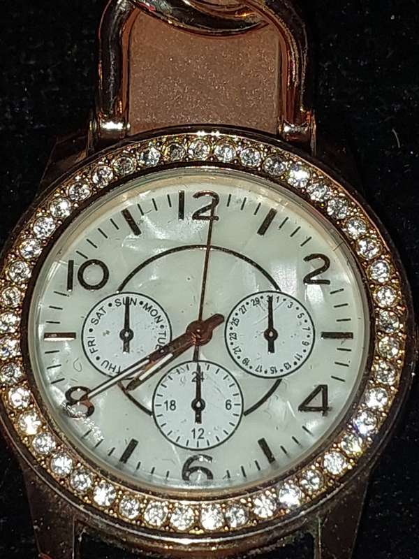 A COLLECTION OF QUARTZ WATCHES FOR THE LADIES