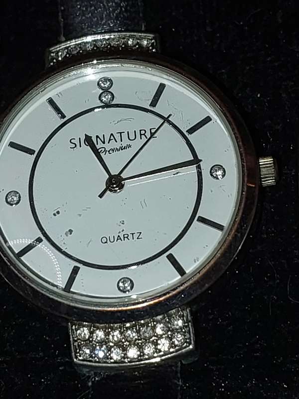 A COLLECTION OF QUARTZ WATCHES FOR THE LADIES