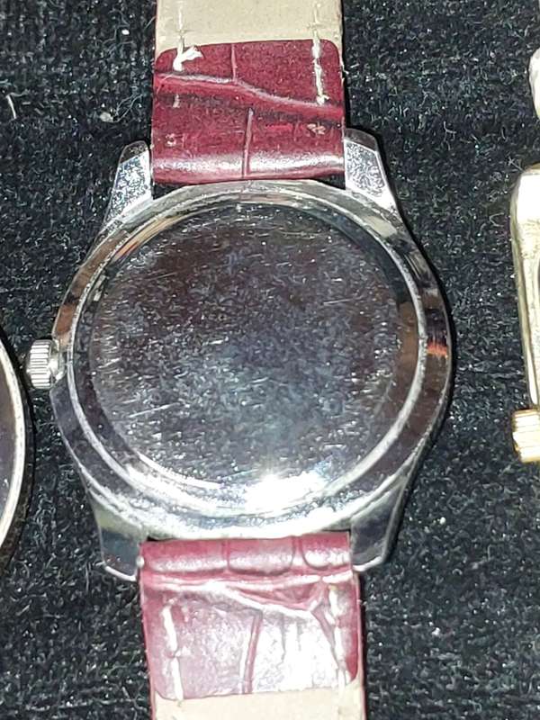 A COLLECTION OF QUARTZ WATCHES FOR THE LADIES