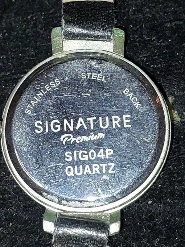 A COLLECTION OF QUARTZ WATCHES FOR THE LADIES