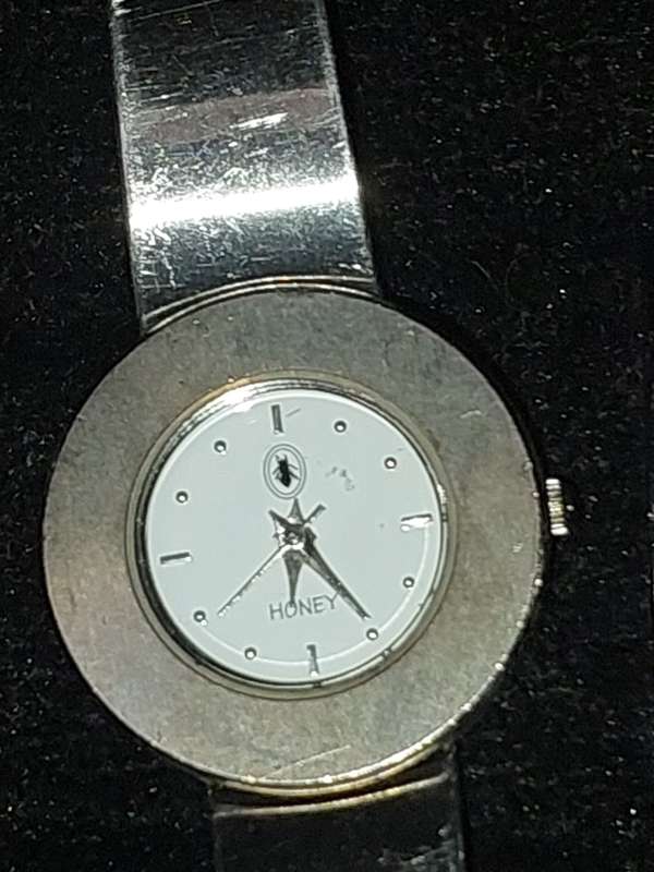A COLLECTION OF ELEGANT LADIES WRIST WATCHES