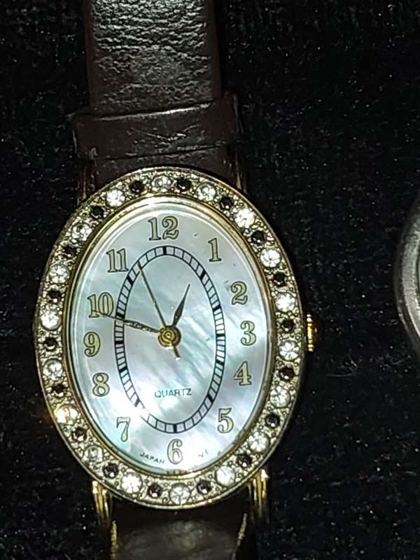 A COLLECTION OF ELEGANT LADIES WRIST WATCHES