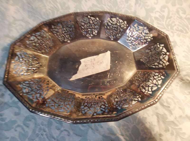 A VICTORIAN STYLE SILVER PLATED SERVING TRAY SOLD AS IS