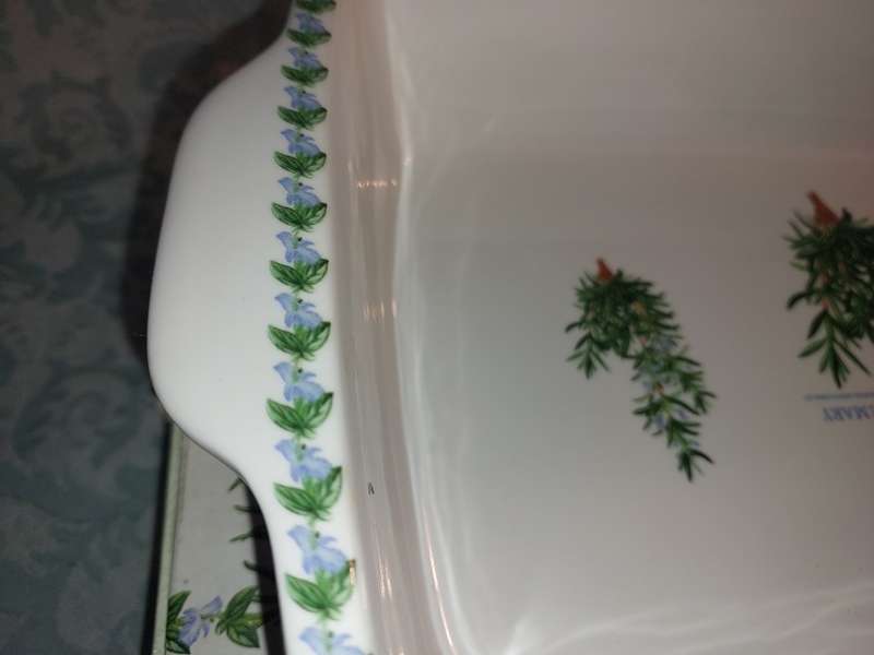 A MAXWELL AND WILLIAMS FRAGRANT GARDEN BAKING DOWL