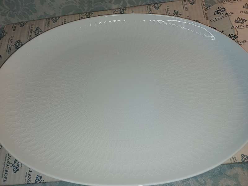 A CLASSIC ROSE ROSENTHAL GERMANY OVAL PORCELAIN DISH