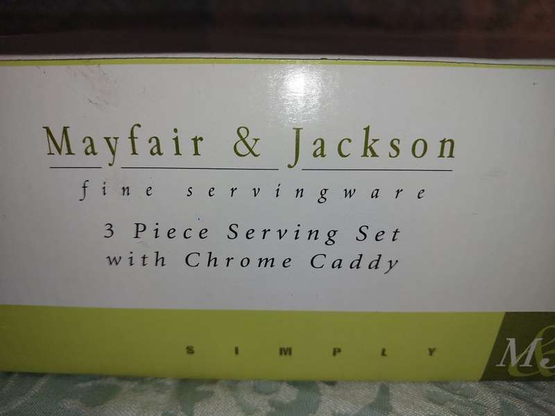 A MAYFAIR & JACKSON FINE SERVING WARE 3 PIECE SERVING SET WITH CHROME CADDY