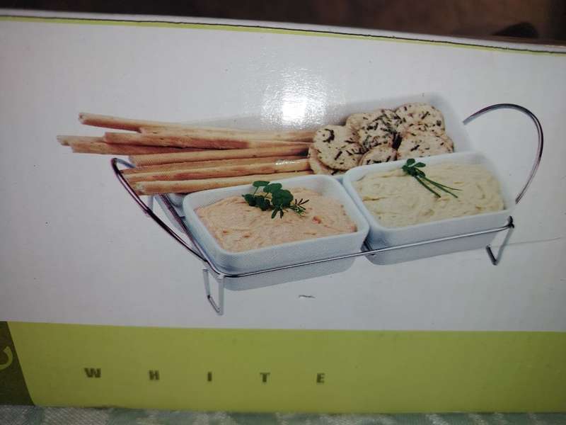 A MAYFAIR & JACKSON FINE SERVING WARE 3 PIECE SERVING SET WITH CHROME CADDY
