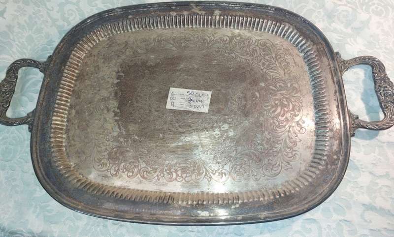 A VINTAGE VICTORIAN SILVER PLATED SERVING TRAY