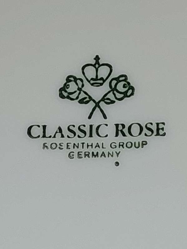 A COLLECTION OF ROSENTHAL 7-PIECE CROCKERY SET