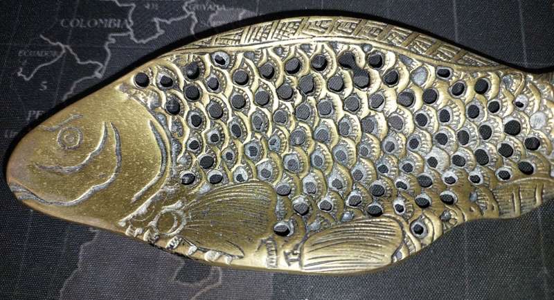 A VINTAGE BRASS ORNATE ART DECOR LADEL A FISH DESIGN