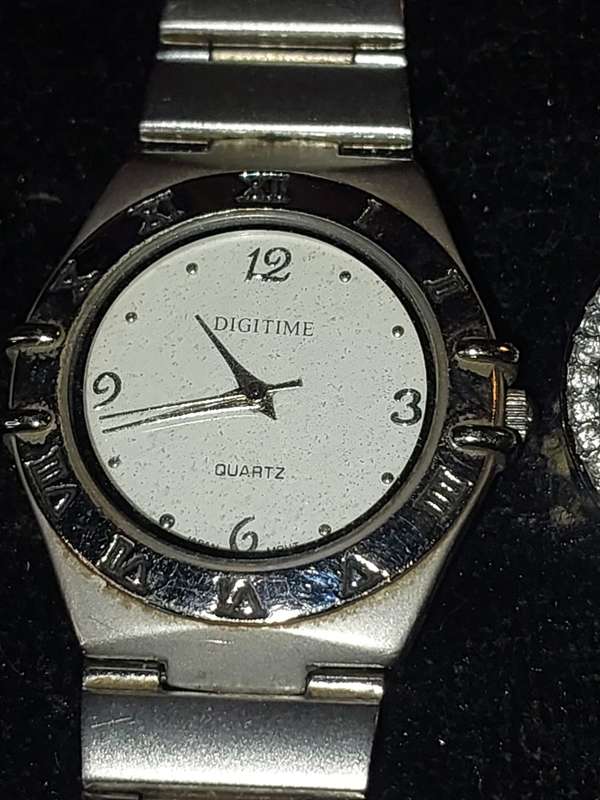 A COLLECTION OF COSTUME WOMAN`S WRIST WATCHES