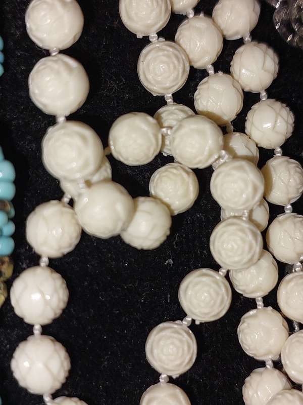 A COLLECTION OF COSTUME NECKLACES SOLD AS IS