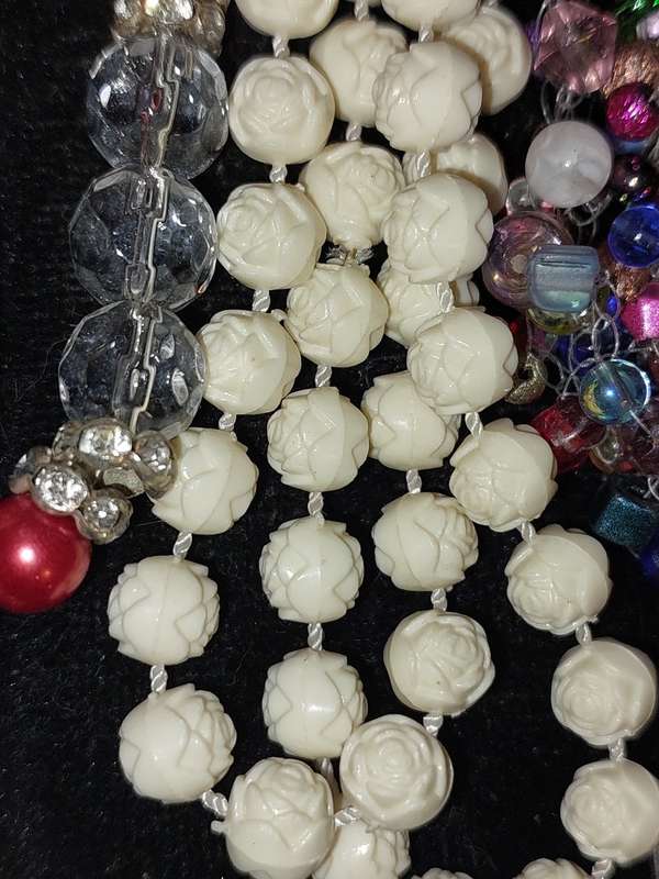 A COLLECTION OF COSTUME NECKLACES SOLD AS IS