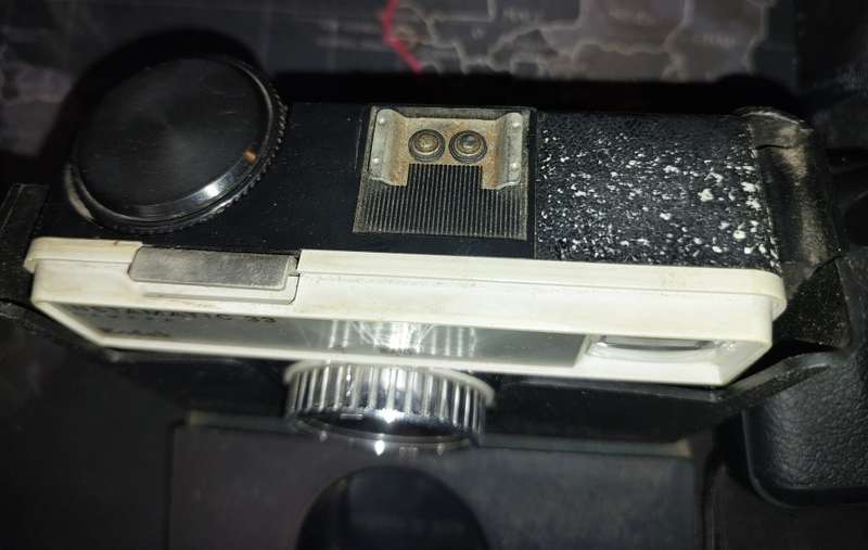 TWO VINTAGE KODAK CAMERAS SOLD AS IS NOT TESTED