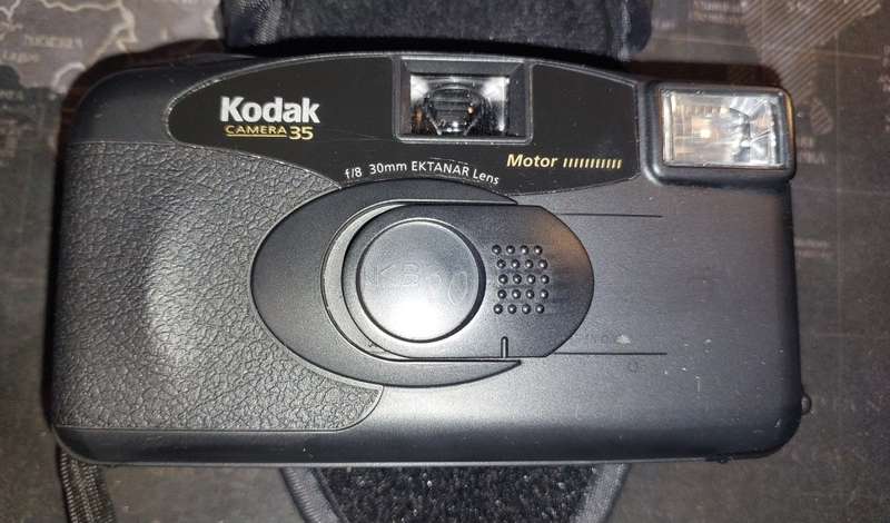 TWO VINTAGE KODAK CAMERAS SOLD AS IS NOT TESTED