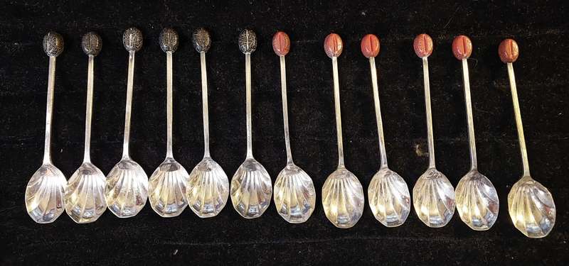 A SET OF 12 COFFEE BEAN SPOONS