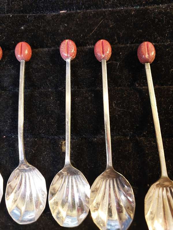 A SET OF 12 COFFEE BEAN SPOONS
