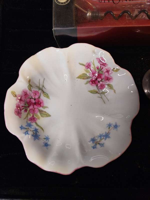 A VINTAGE COLLECTION BAR ACCESSORIES AND KITCHENALIA SOLD ASIS