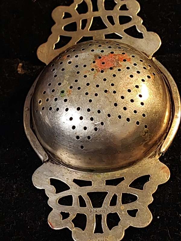 A VINTAGE COLLECTION BAR ACCESSORIES AND KITCHENALIA SOLD ASIS