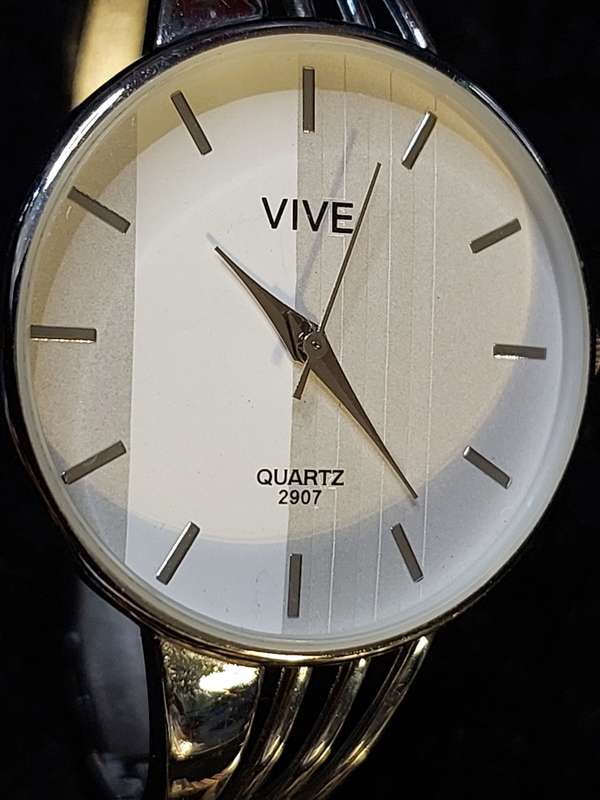 A COLLECTION OF WOMANS DRESS COSTUME WATCHES