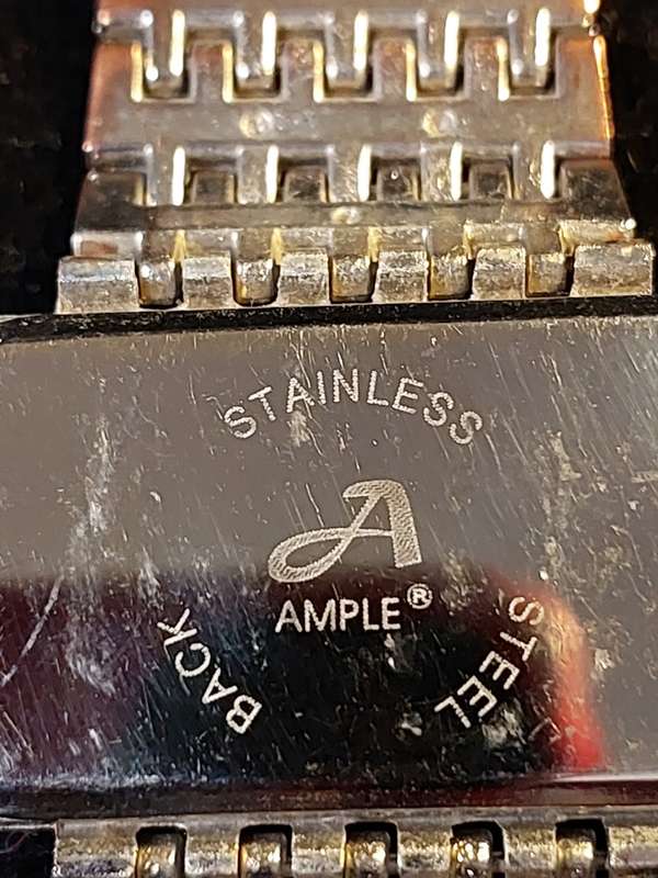 A COLLECTION OF WOMANS DRESS COSTUME WATCHES