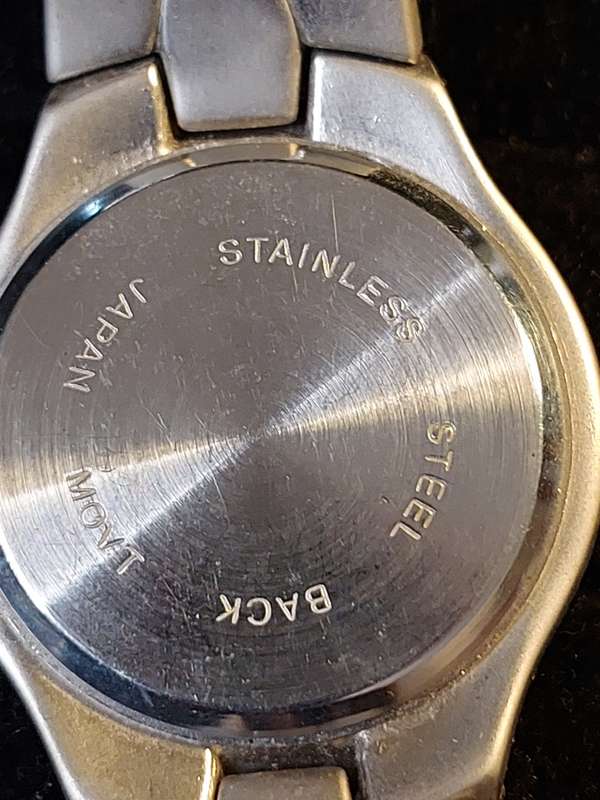 A COLLECTION OF WOMANS DRESS COSTUME WATCHES