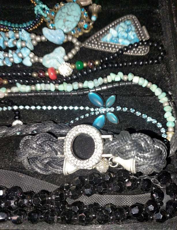 A VINTAGE COLLECTION OF TURQUOIS AND DIAMANTE COSTUME JEWELRY SOLD AS IS